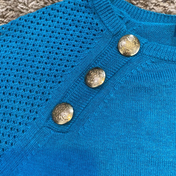 The limited size small S Teal sweater gold buttons with textured sleeves - Picture 2 of 6